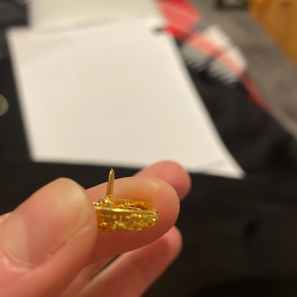 Vintage gold heart 💛 and rose 🌹 pin - Picture 4 of 5